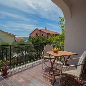 https://apartment-maver.primorje-gorskikotar.com