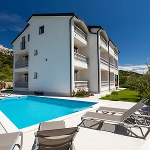 https://bed-breakfast-dosen.primorje-gorskikotar.com